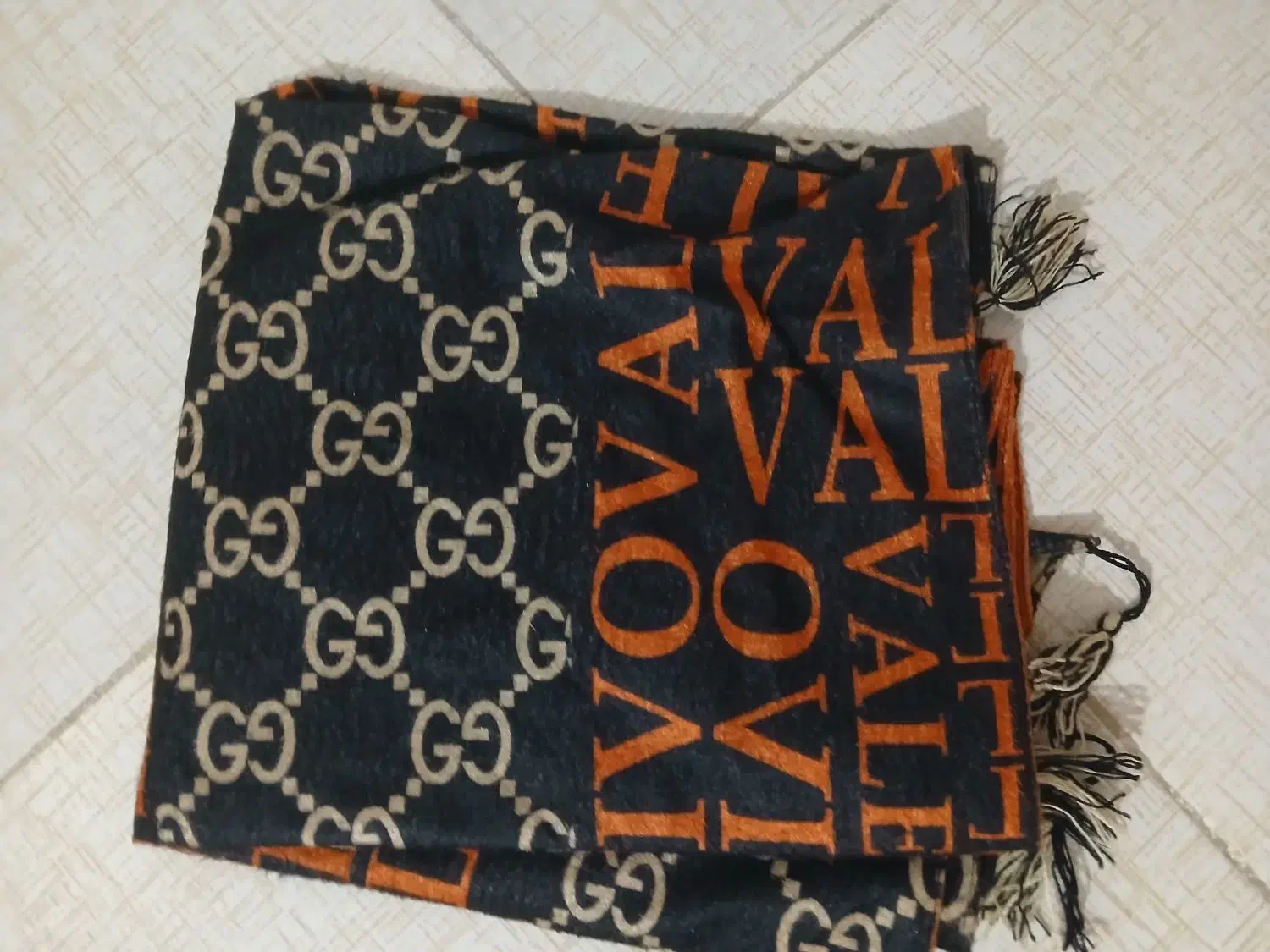 لباس|لباس|بروجرد, |دیوار