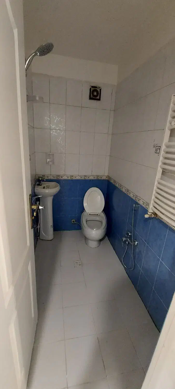 ۹۵متری گلبرگ چهار طبقه تک واحدی