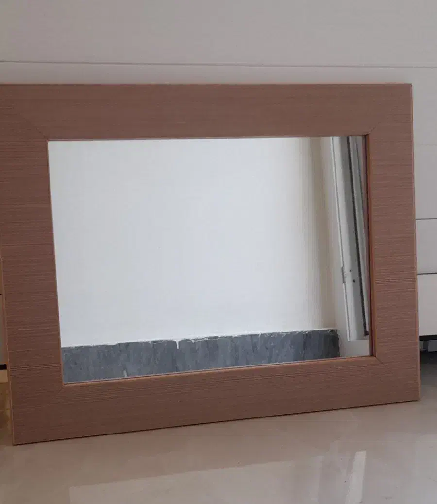 آیینه|آینه|نظرآباد, نظرآباد|دیوار