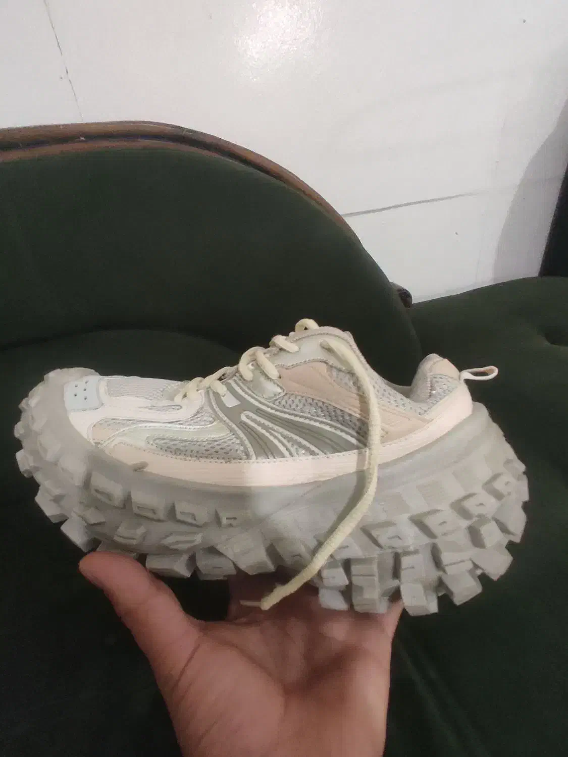 سری ۸ جفتی کفش بالنسیاگا (مدل دیفندر)|کیف، کفش، کمربند|دوگنبدان, |دیوار