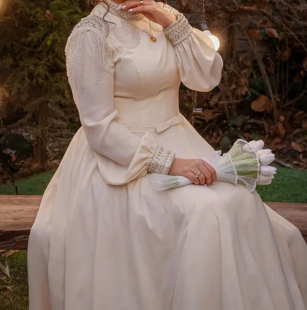 لباس مجلسی|لباس|رباطکریم, مسکن مهر آبشناسان|دیوار