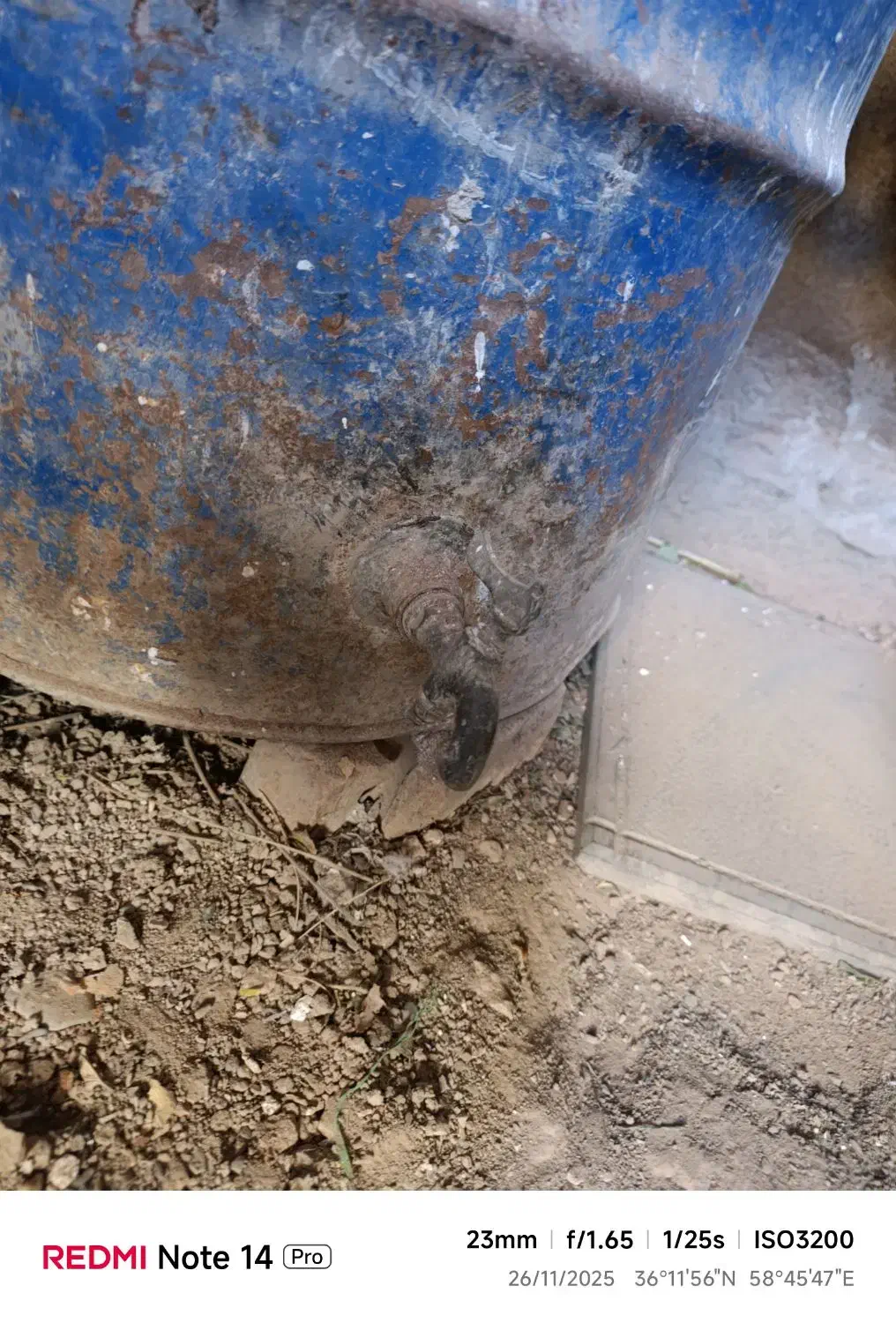 بشکه و فرغون|مصالح و تجهیزات ساختمان|نیشابور, شهرک رضوی|دیوار