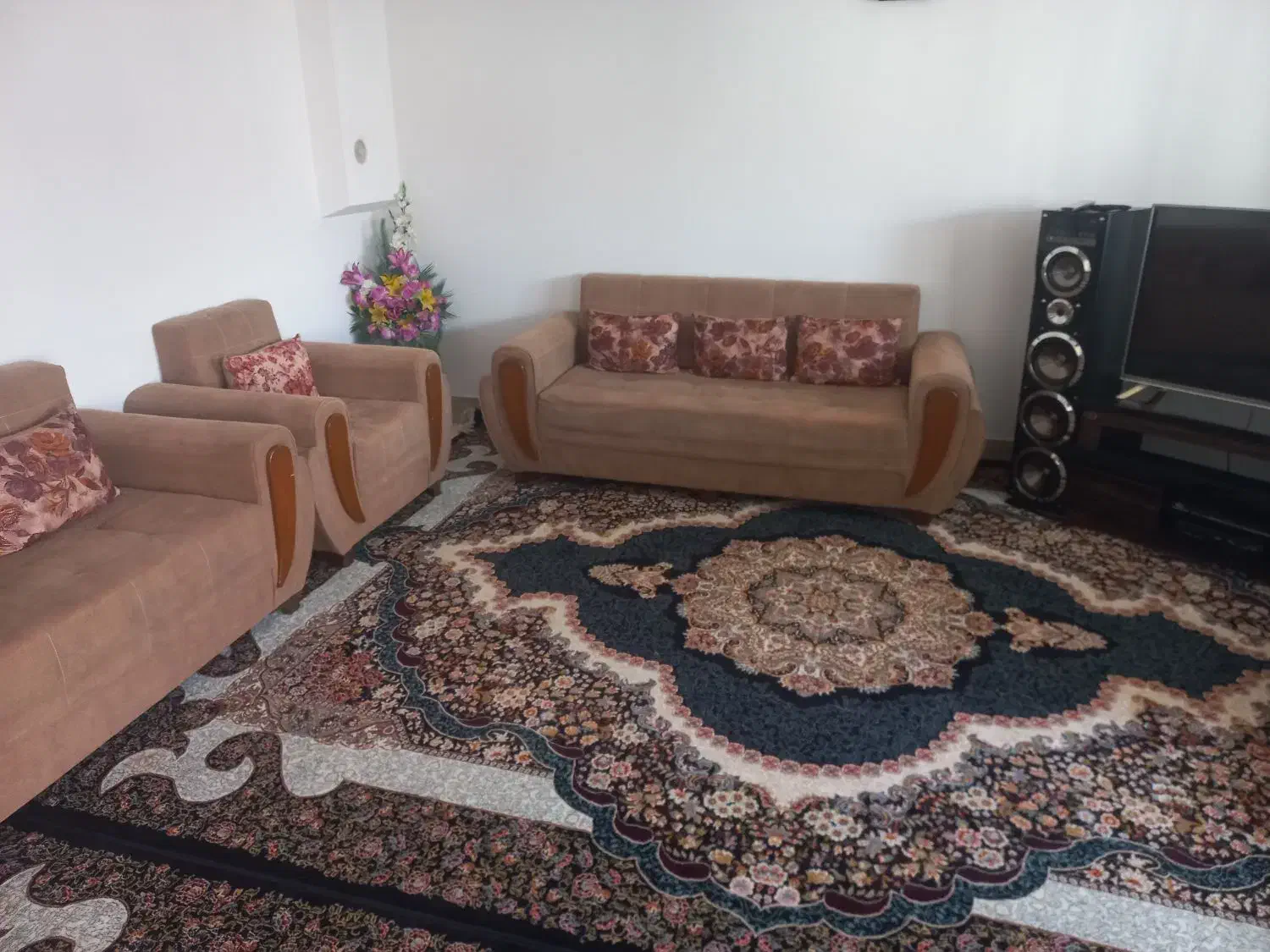 مبل راحتی سالم|مبلمان خانگی و میز عسلی|شیروان (خراسان), |دیوار