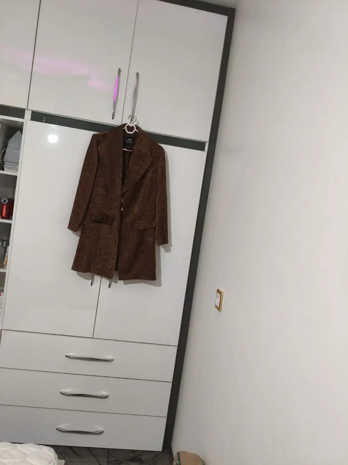 کت شیک|لباس|اصفهان, حصه جنوبی|دیوار