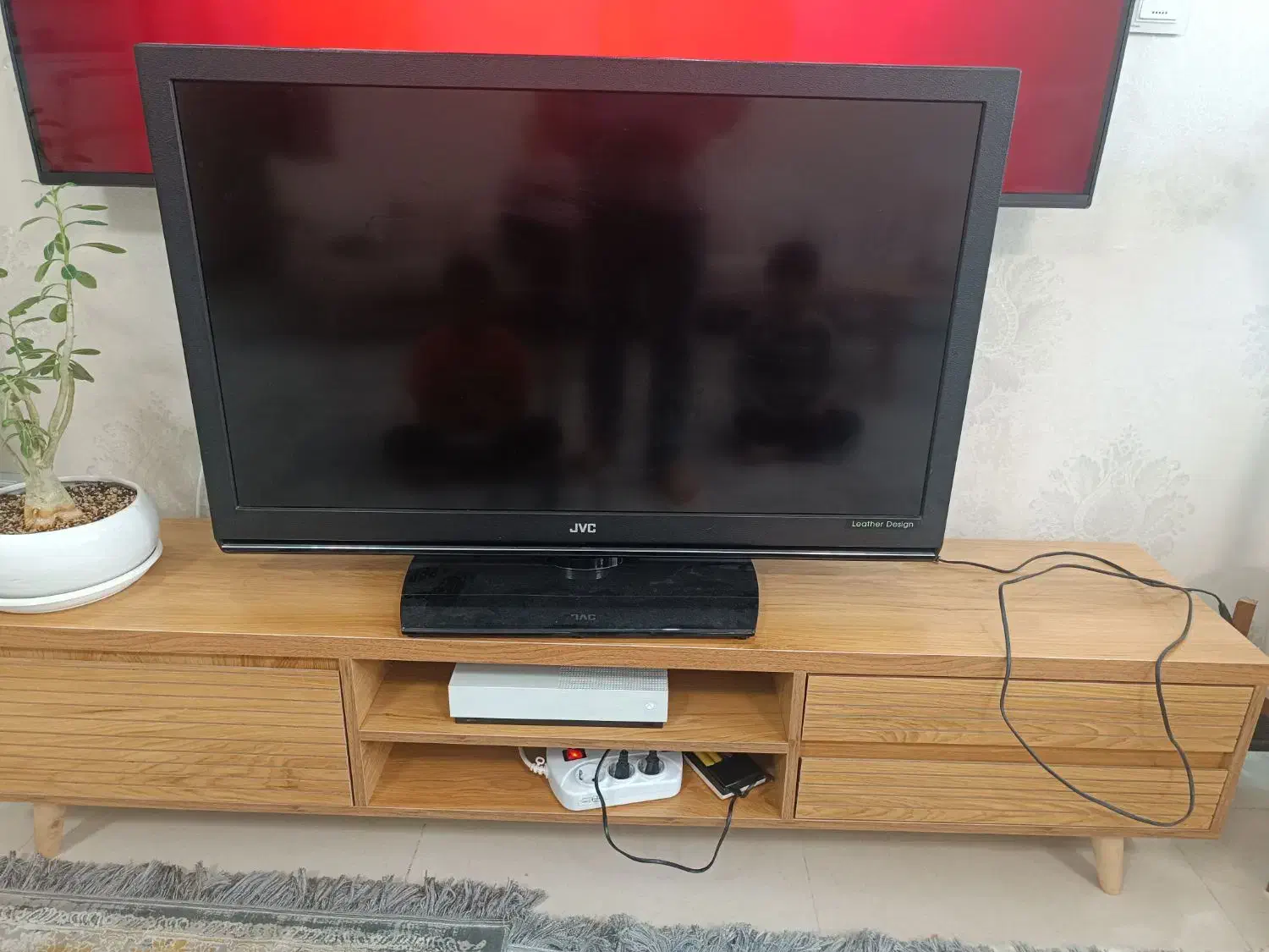 تلوزیون JVC|تلویزیون و پروژکتور|شیراز, شهرک برف فروشان|دیوار