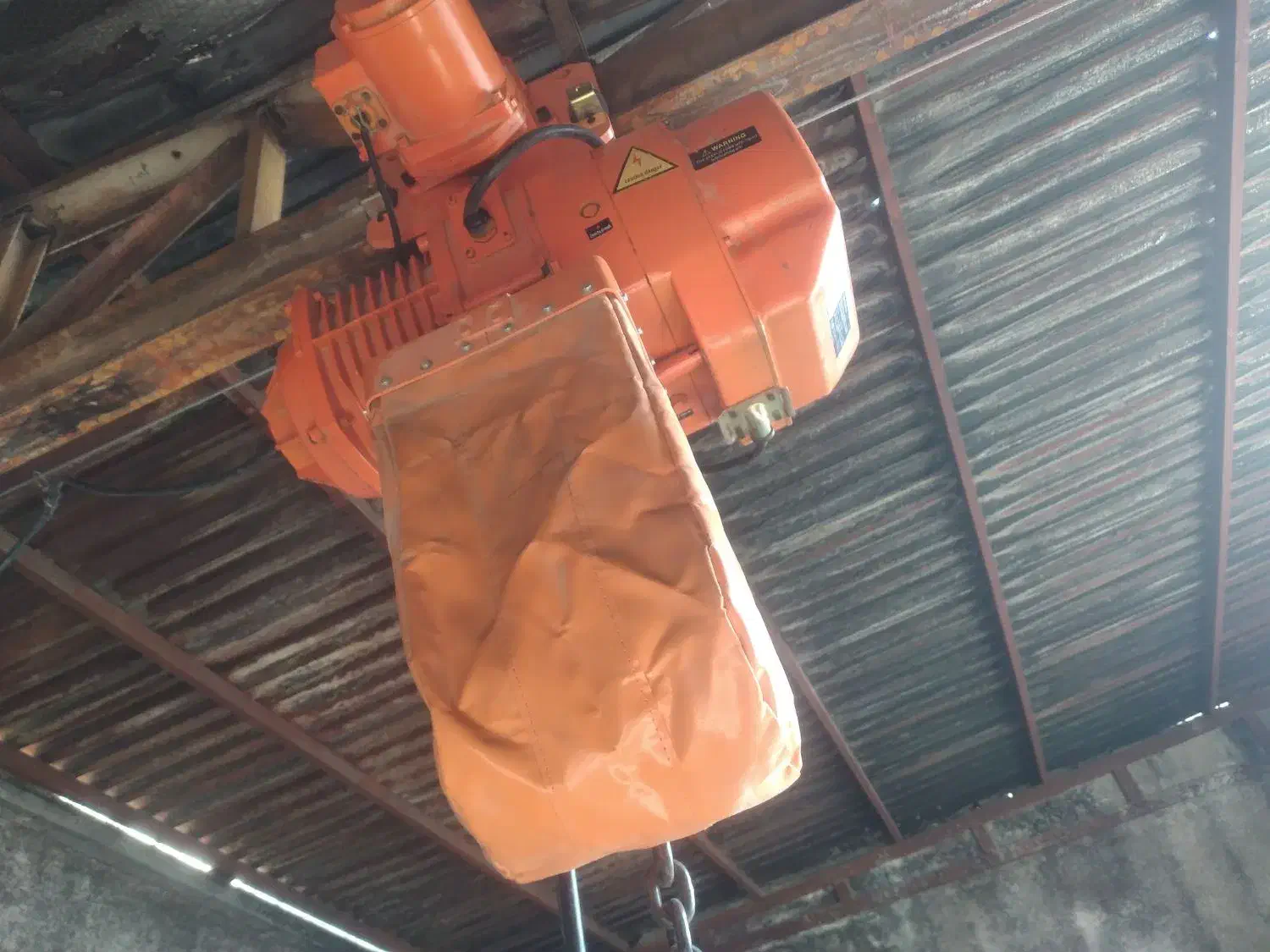 جرثقیل سقفی زنجیری tpx 2تن کارکرد درحد روشن شدن|ماشین‌آلات صنعتی|ابریشم, |دیوار