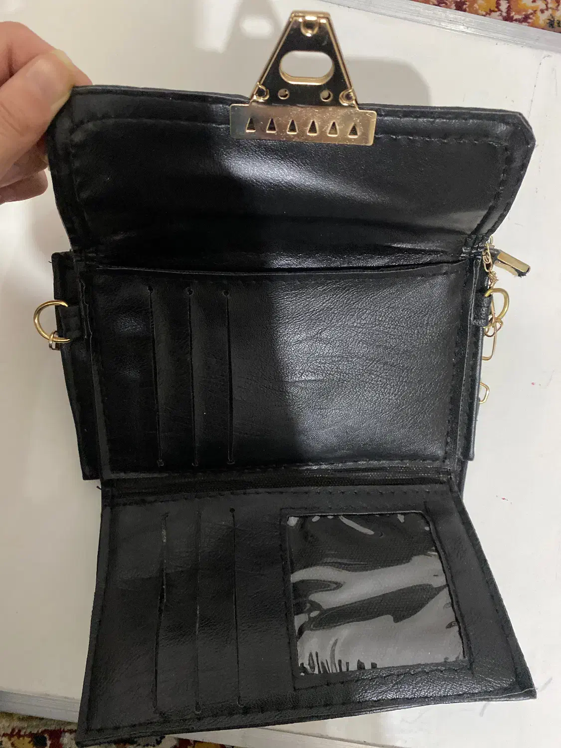 کیف کاملا نو|کیف، کفش، کمربند|میانه, |دیوار