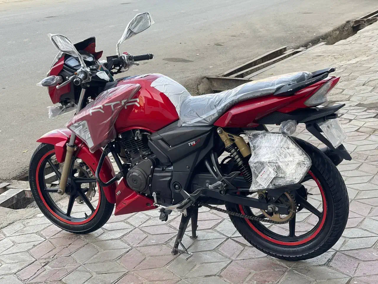 آپاچی ۱۸۰ نیوفیس مدل۹۳|موتورسیکلت|بوکان, |دیوار