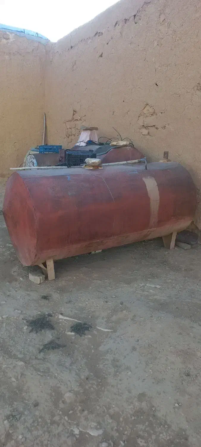 دوعددتانکر نفت|ابزارآلات|تکاب, |دیوار