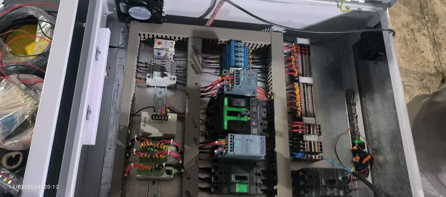 مونتاژ تابلو برق های صنعتی|خدمات پیشه و مهارت|فردوسیه, |دیوار