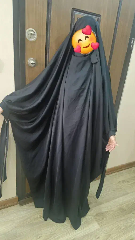 چادر مشکی|لباس|کرج, جهان‌شهر|دیوار