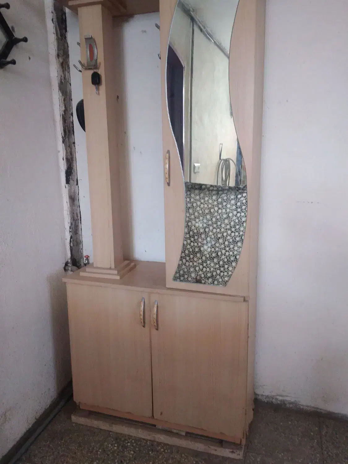 جاکفشی ام دی اف توافقی|جاکفشی، کمد، دراور|نیشابور, محله میدان باغات|دیوار