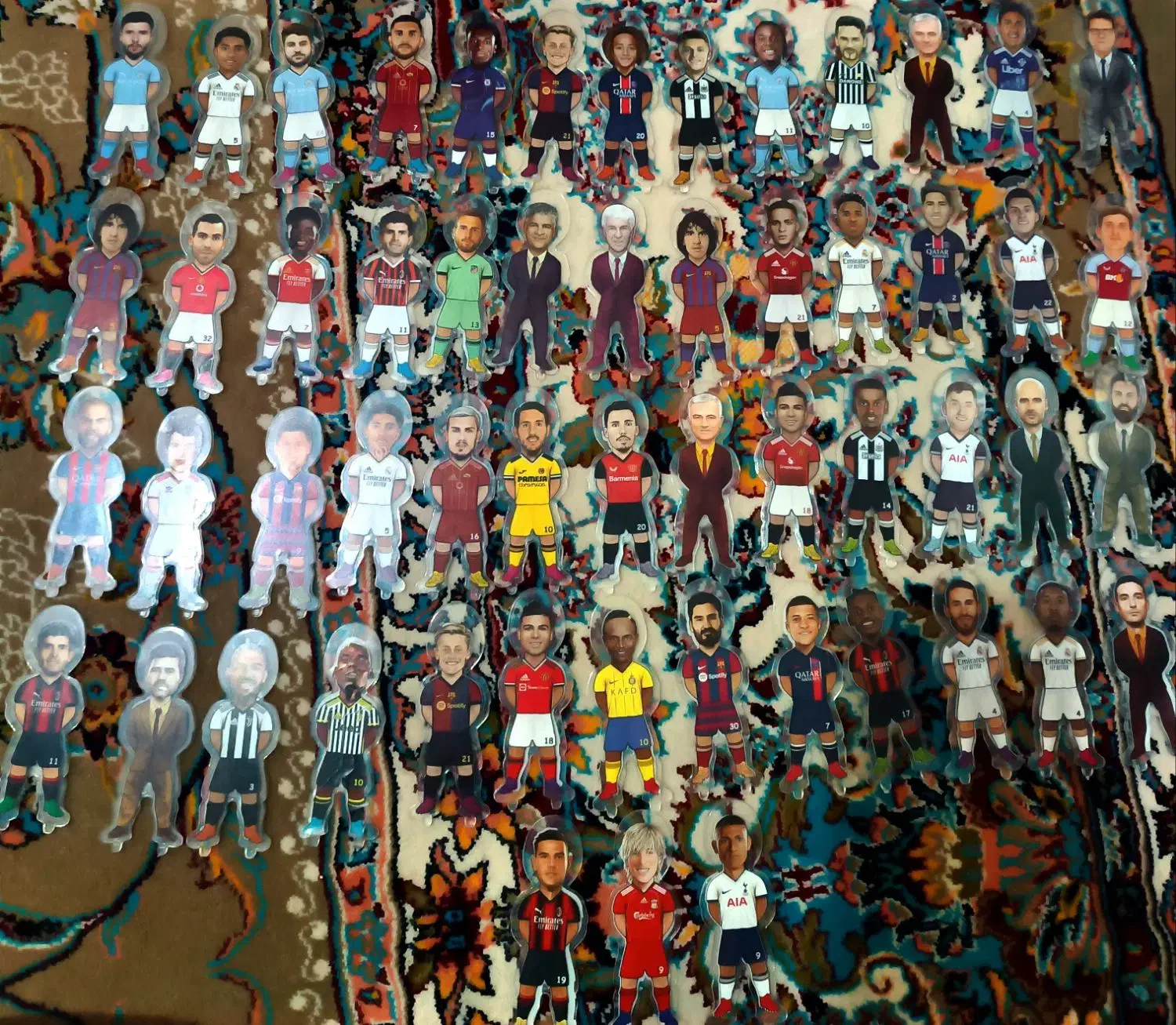 165 عدد فیگور کیمدی|اسباب‌‌بازی|ری, شهادت|دیوار