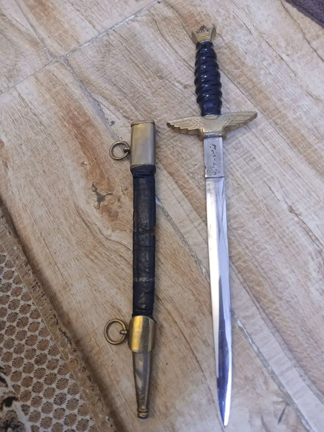 خنجردربارپهلوی|کلکسیون اشیاء عتیقه|ورامین, ورامین|دیوار