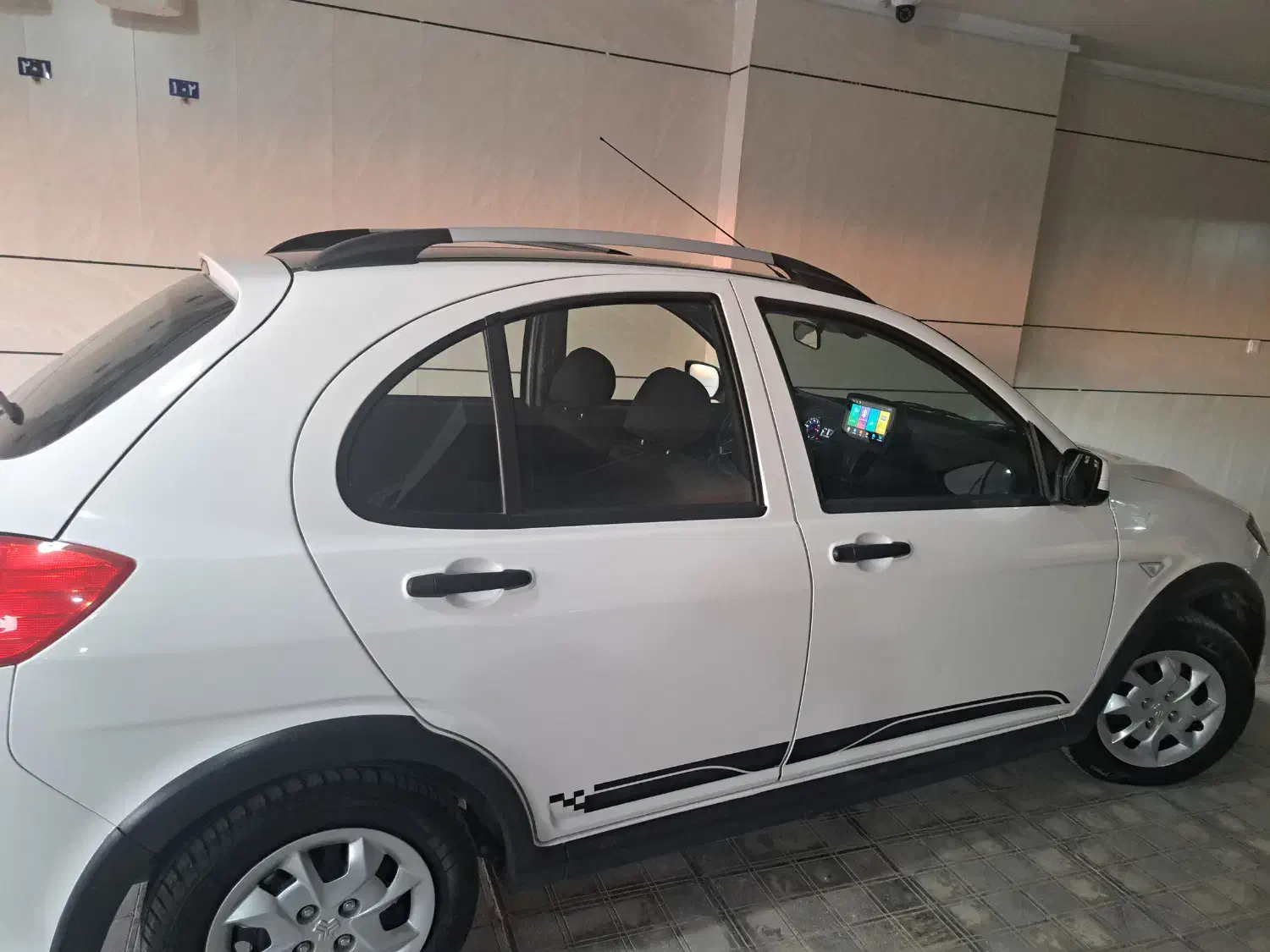 فروش کوئیک مدل ۴۰۲ سقف مشکی|خودرو سواری و وانت|شهرکرد, |دیوار