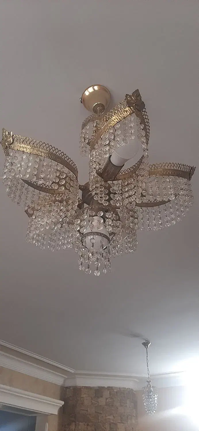 لوستر|لوستر و چراغ آویز|کرج, اصفهانی‌ها|دیوار