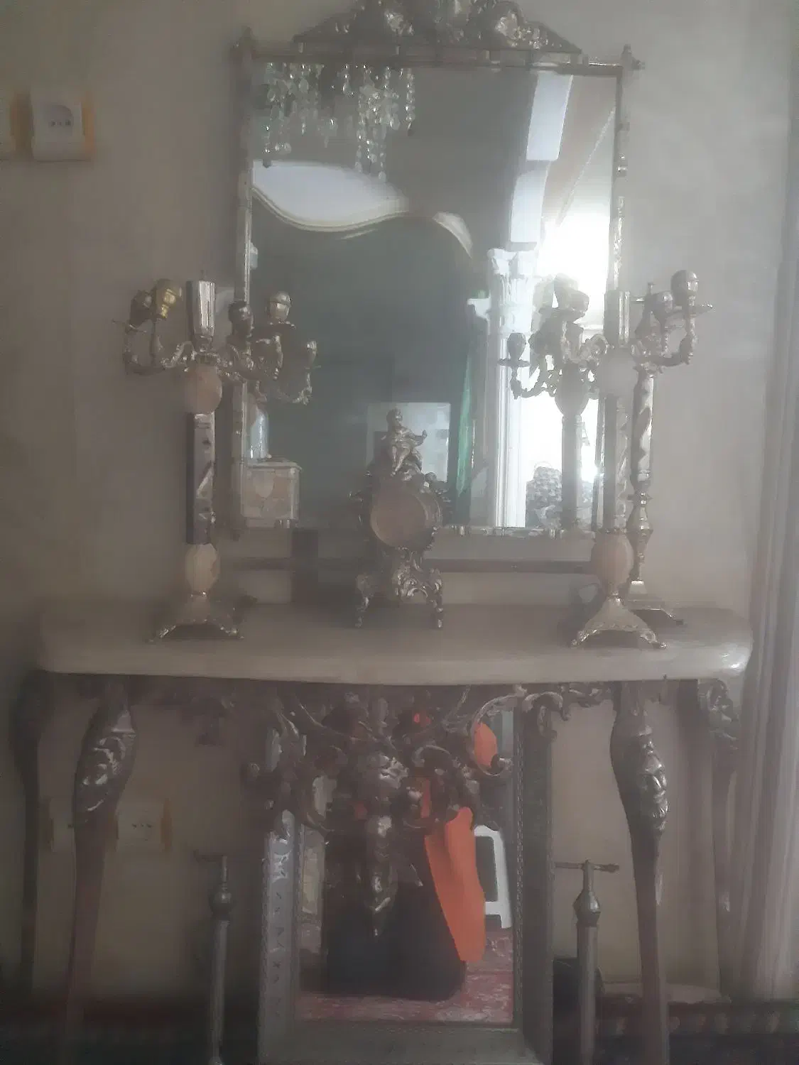 میز و آئینه ی برنز|بوفه، ویترین، کنسول|همدان, |دیوار