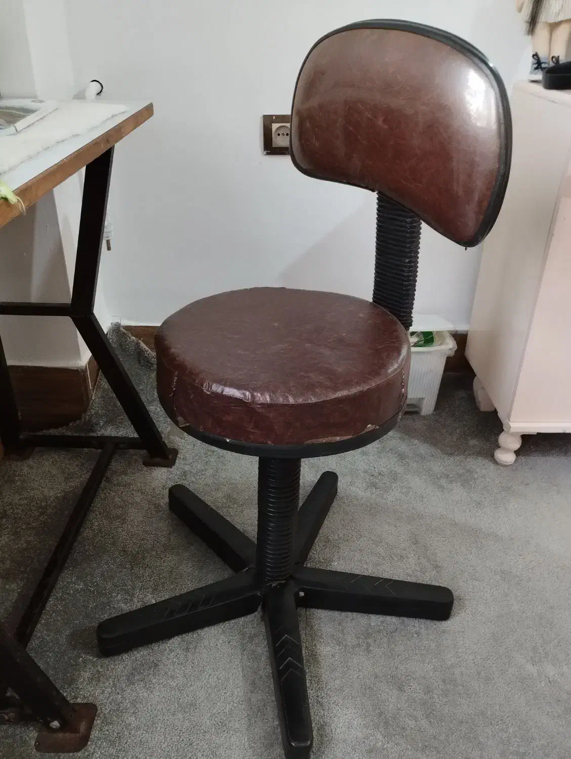 صندلی چرخدار در حد آک واقعا سالم|صندلی و نیمکت|گرگان, |دیوار