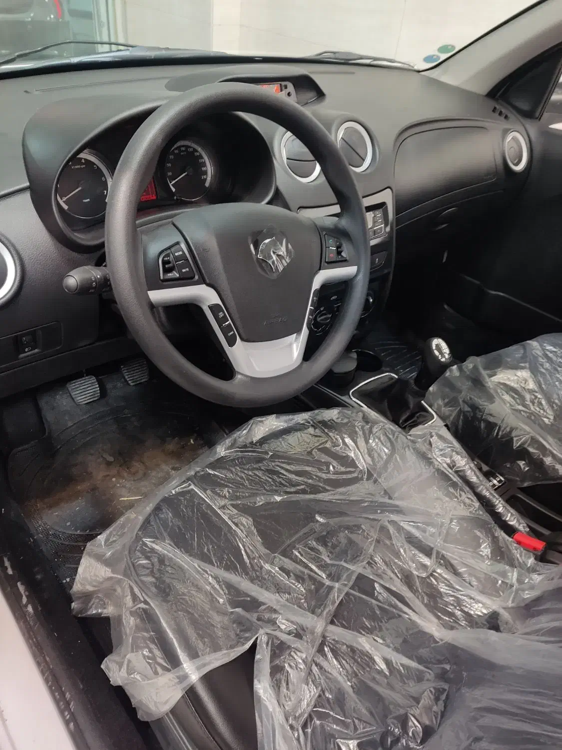 رانا پلاس Tu5 خشک تحویل روز|خودرو سواری و وانت|فولادشهر, سایت صنعتی کاوه|دیوار