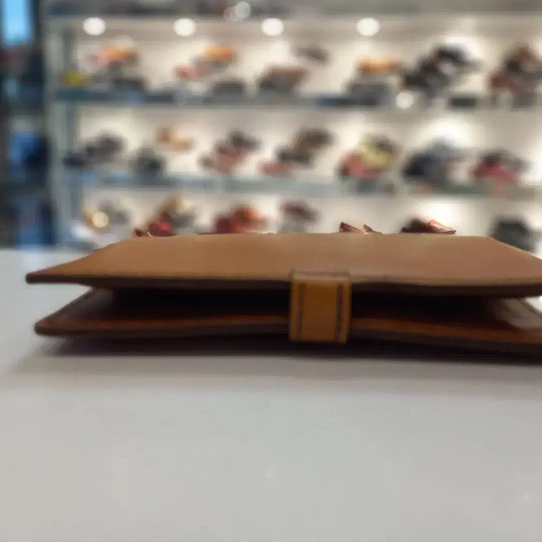 کیف چرم|کیف، کفش، کمربند|رشت, چله خانه|دیوار