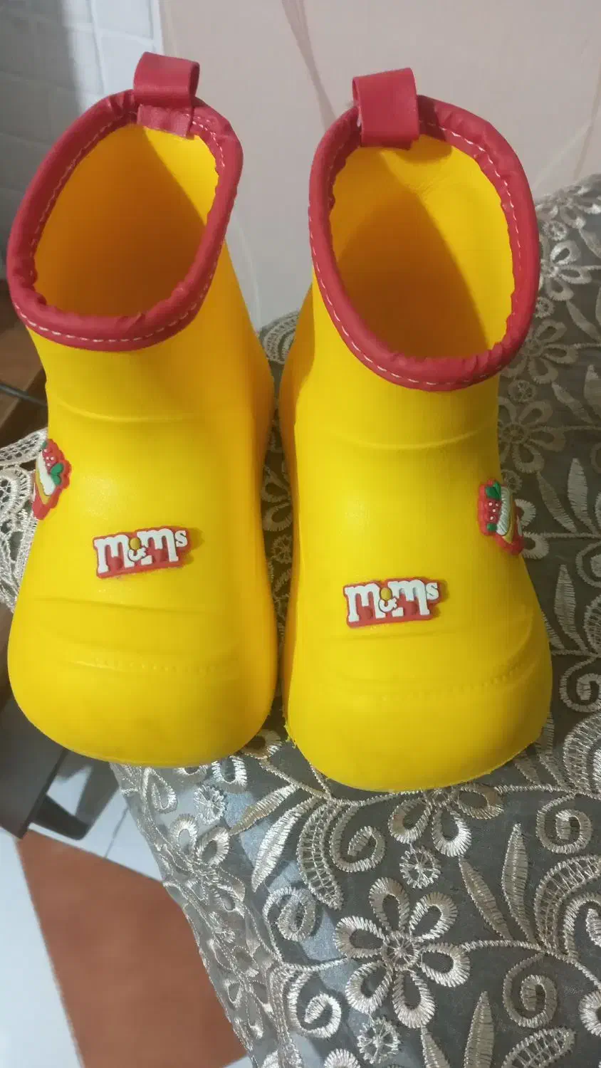 چکمه پسرونه|کفش و لباس بچه|رشت, جهاد|دیوار