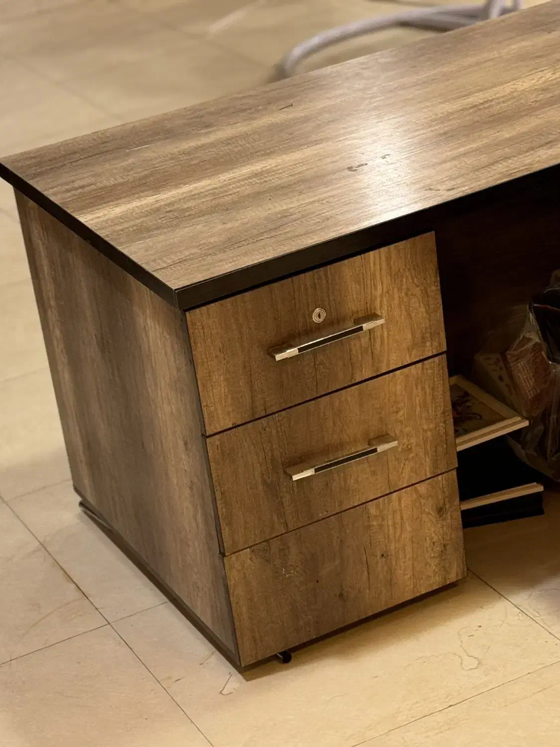 میز کامپیوتر و مدیریتی|میز تحریر و کامپیوتر|بروجرد, |دیوار