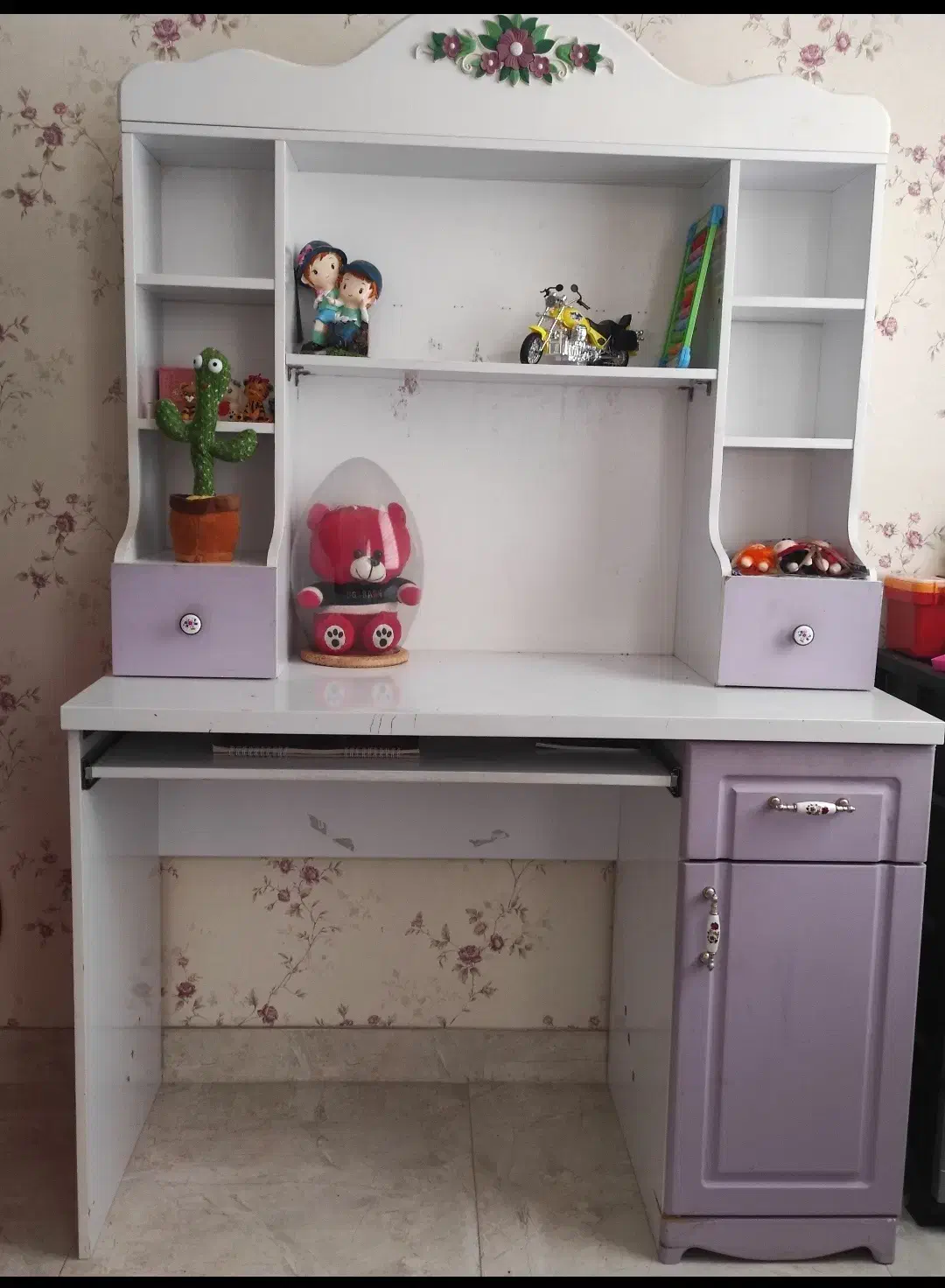 میز تحریر|میز تحریر و کامپیوتر|هشتگرد, فاز ۱ مهستان|دیوار