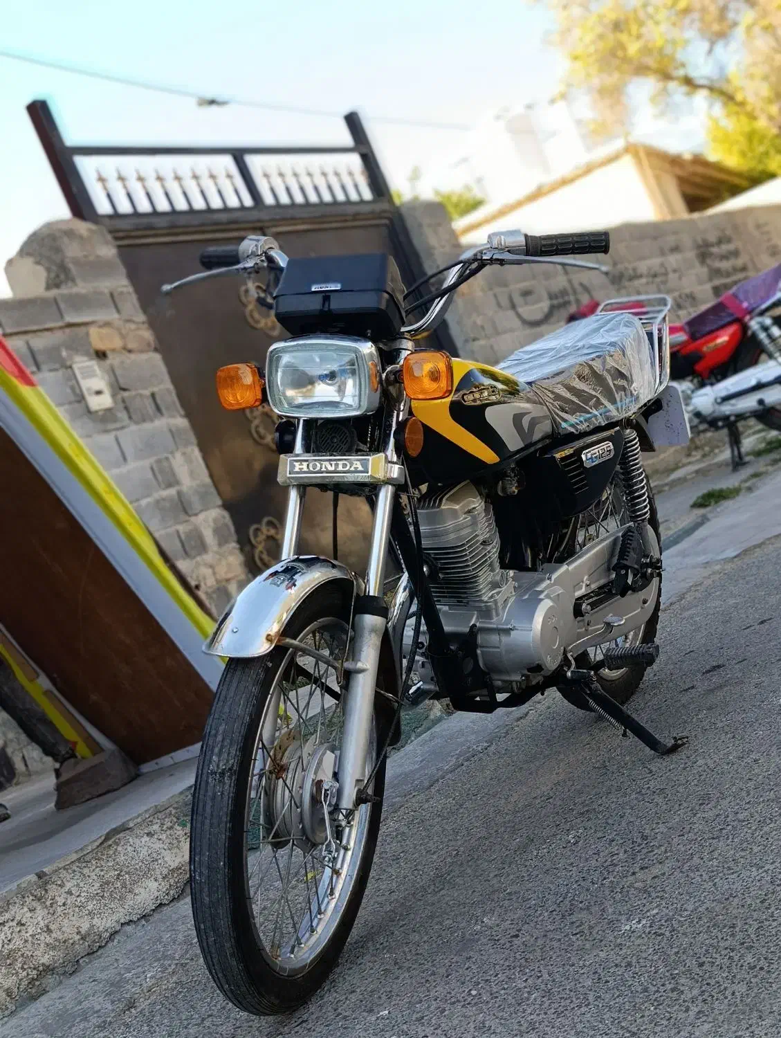 موتور هندا۱۲۵ مدل84|موتورسیکلت|کیلان, |دیوار
