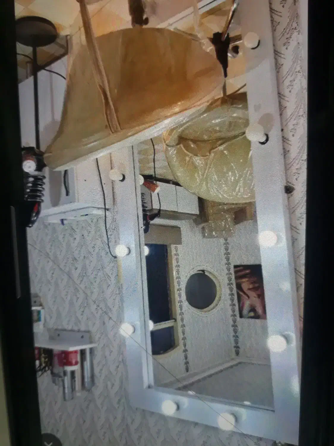 آیینه|آرایشگاه و سالنهای زیبایی|کاشان, کارگر|دیوار