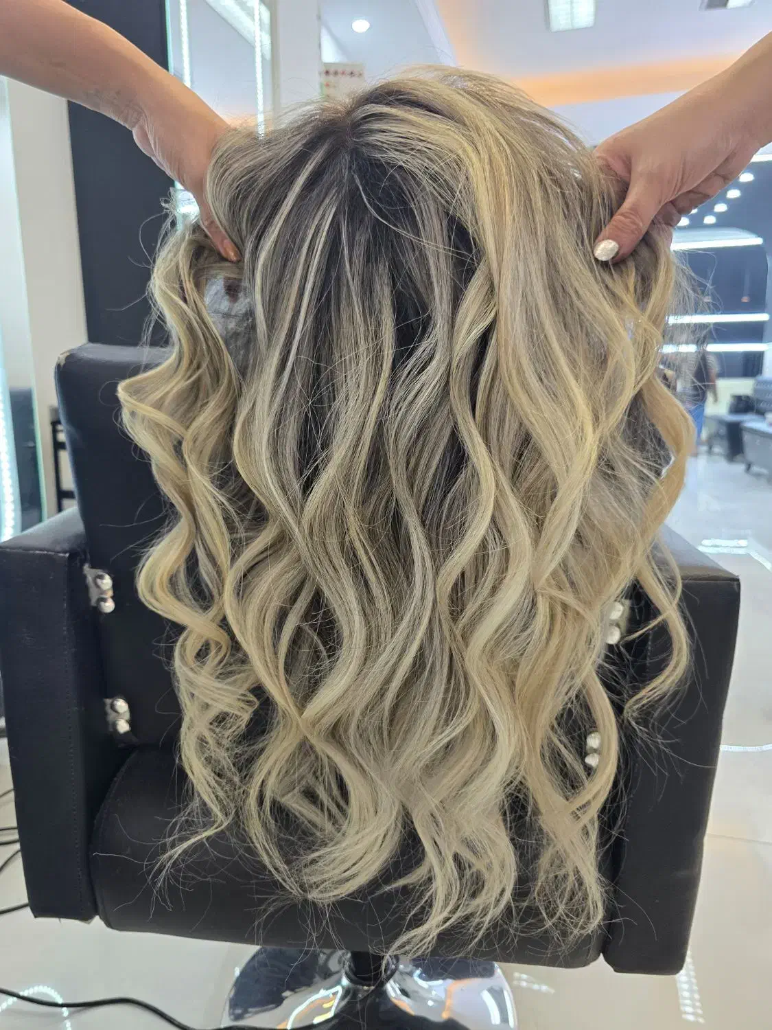 استخدام رنگکار وارد به کوپ در سالن پر مشتری خ دولت|استخدام درمانی، زیبایی، بهداشتی|تهران, قلهک|دیوار