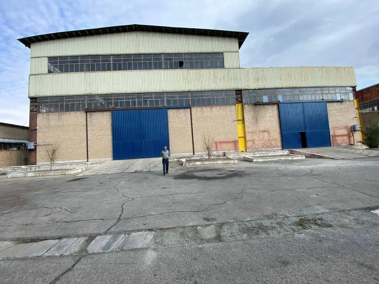 اجاره ۴۵۰۰متر سوله و ۳۵۰متر اداری انبار سهیلیفر|اجارهٔ دفتر صنعتی، کشاورزی، تجاری|تهران, شهرک شهرداری|دیوار