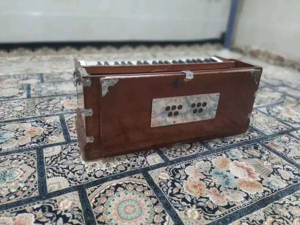 هارمونیه قدیمی|پیانو، کیبورد، آکاردئون|یزد, |دیوار