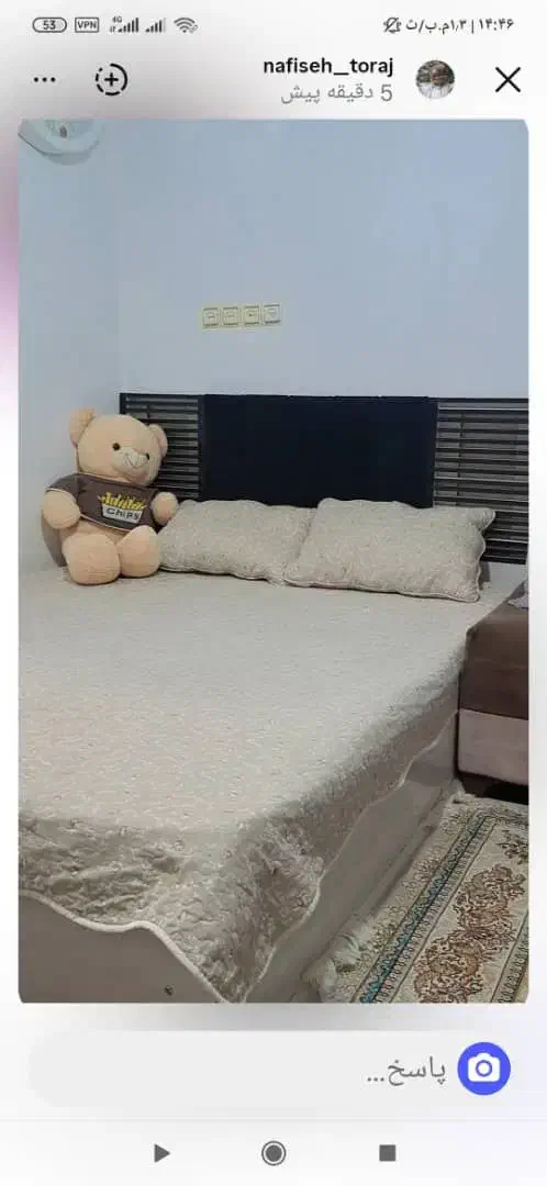 تختخواب دونفره  میزآرایش بزرگ  ویک جفت کمد|تخت و سرویس خواب|سیمین شهر, |دیوار