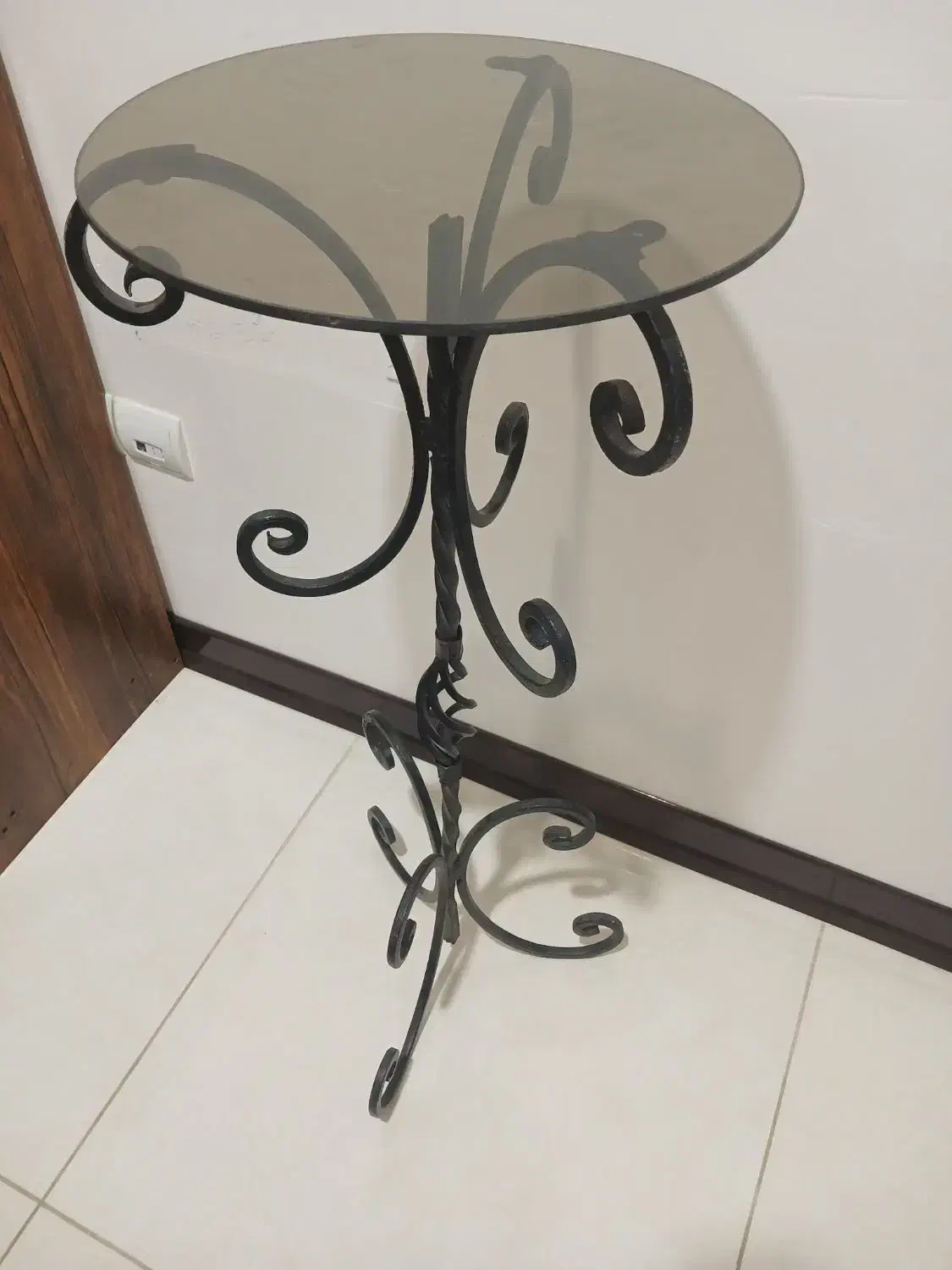 پایه گلدان یا دکوری فرفورژه(۲عدد موجوده)|صنایع دستی و سایر لوازم تزئینی|ساری, |دیوار