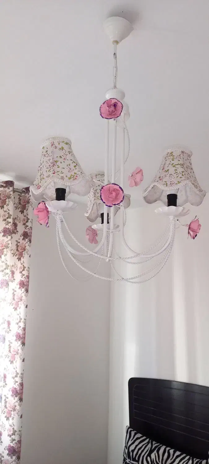 پرده ،لوستر و چراغ خواب|لوستر و چراغ آویز|پردیس, فاز ۱۱|دیوار