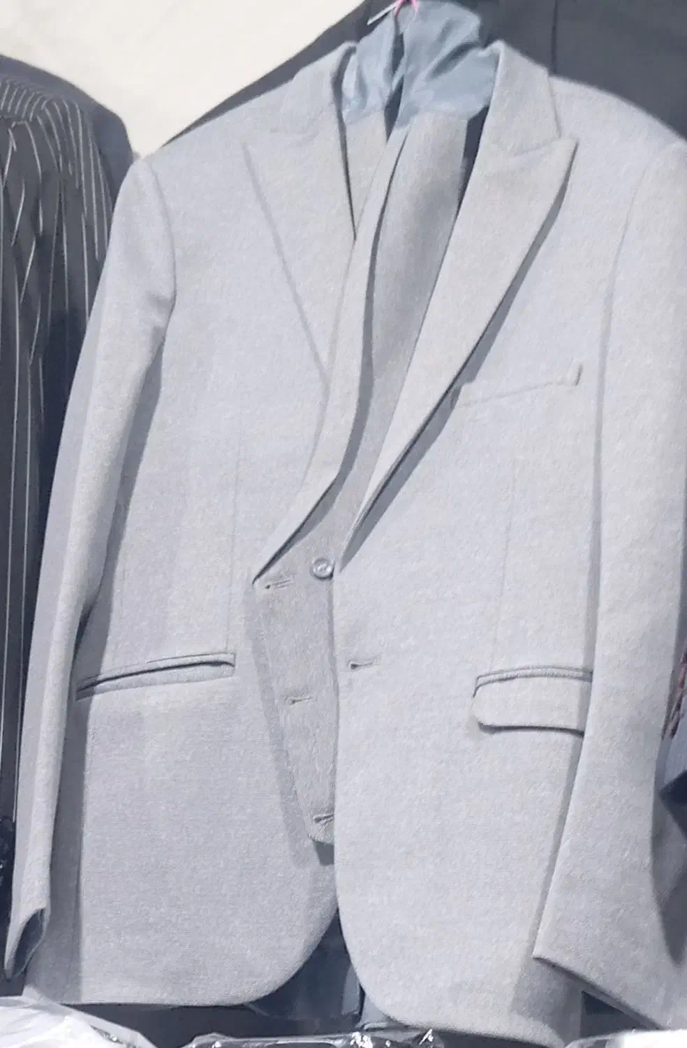 کت و شلوار کرمی نو|لباس|شوط, |دیوار