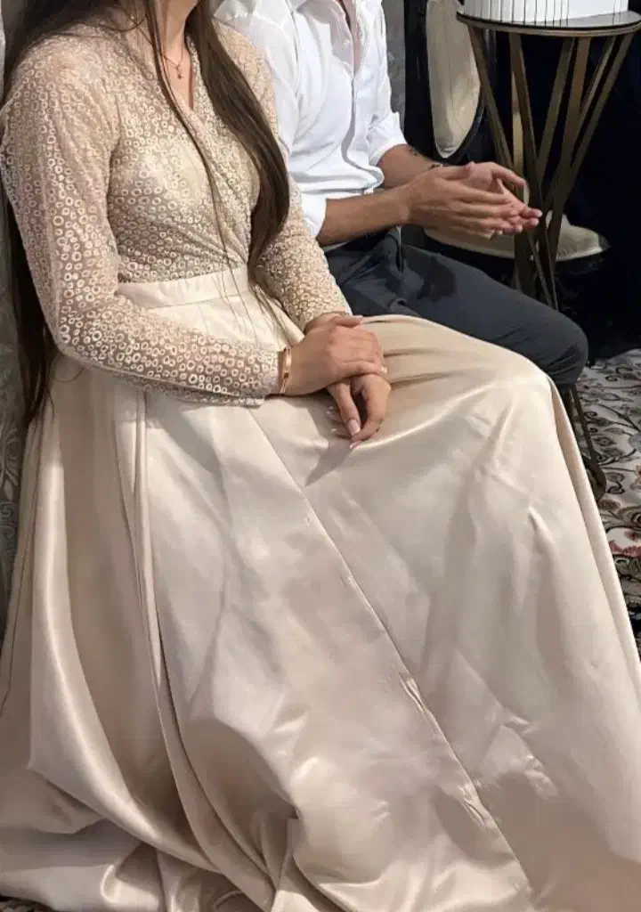 لباس مجلسی|لباس|شهریار, شهریار|دیوار