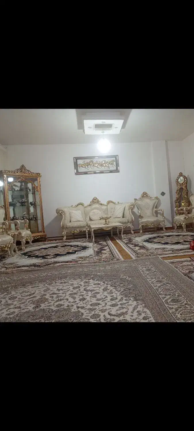 تعدادی لوازم منزل به فروش می‌رسید|فرش|مراغه, |دیوار
