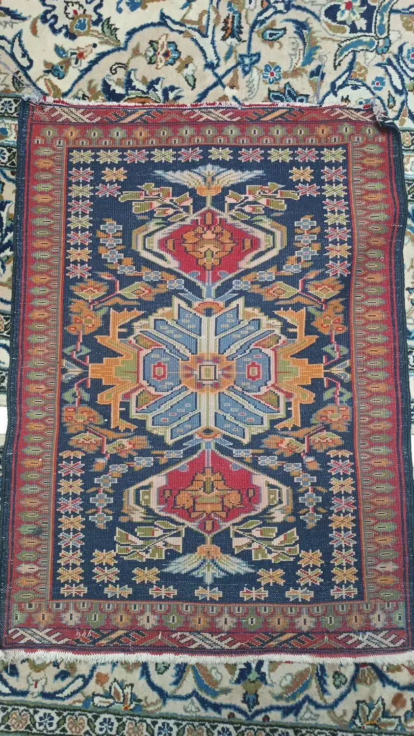 قالیچه دست باف قدیمی|فرش|اصفهان, باغ دریاچه|دیوار