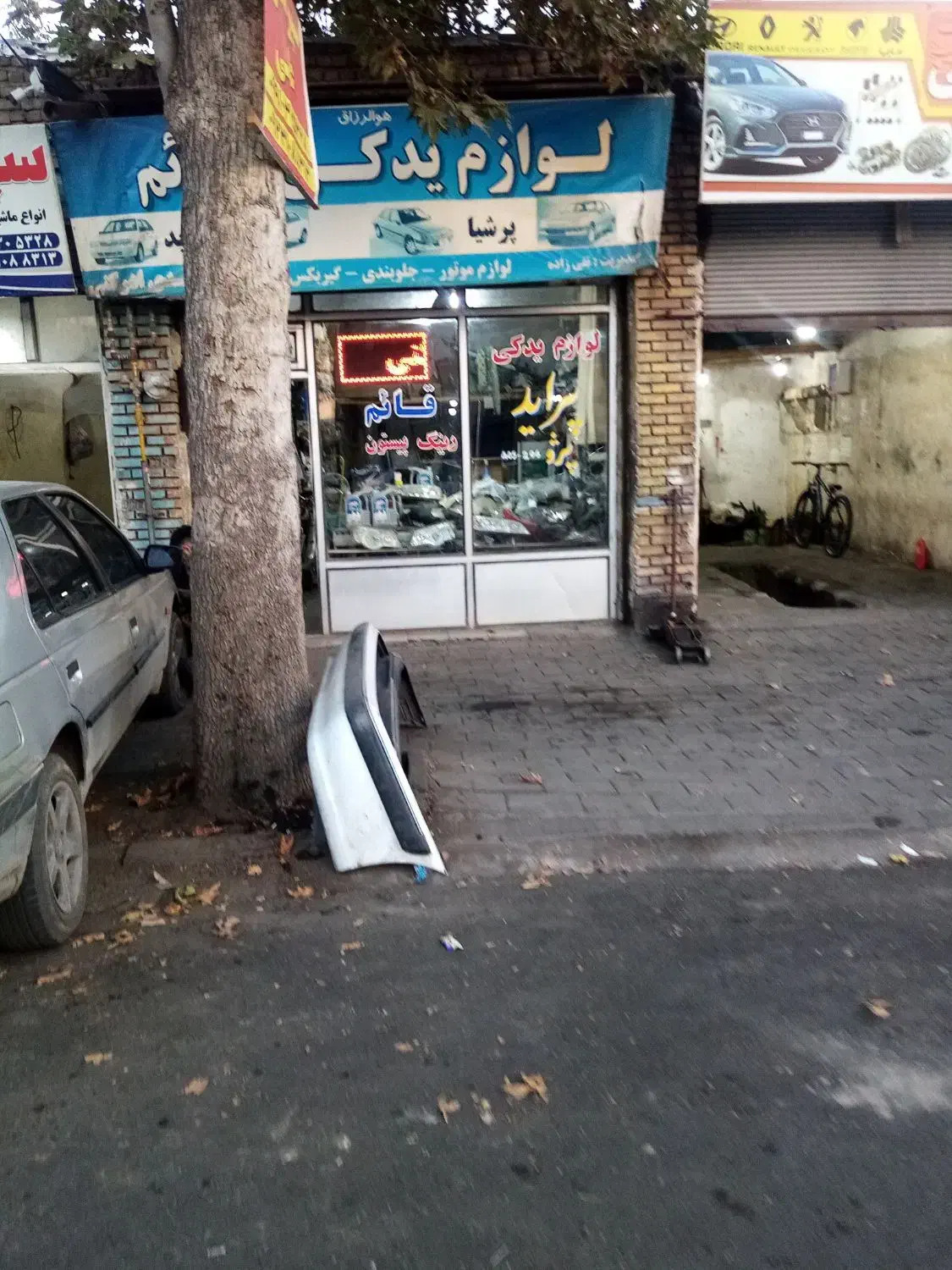 فروش سرقفلی مغازه چهار باب|فروش مغازه و غرفه|خوی, |دیوار