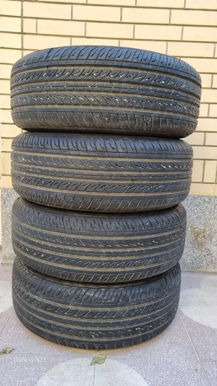 لاستیک ۲۰۵ ۶۰ ۱۵ یزدتایر گل مرکوری|قطعات یدکی و لوازم جانبی|شیراز, میانرود|دیوار