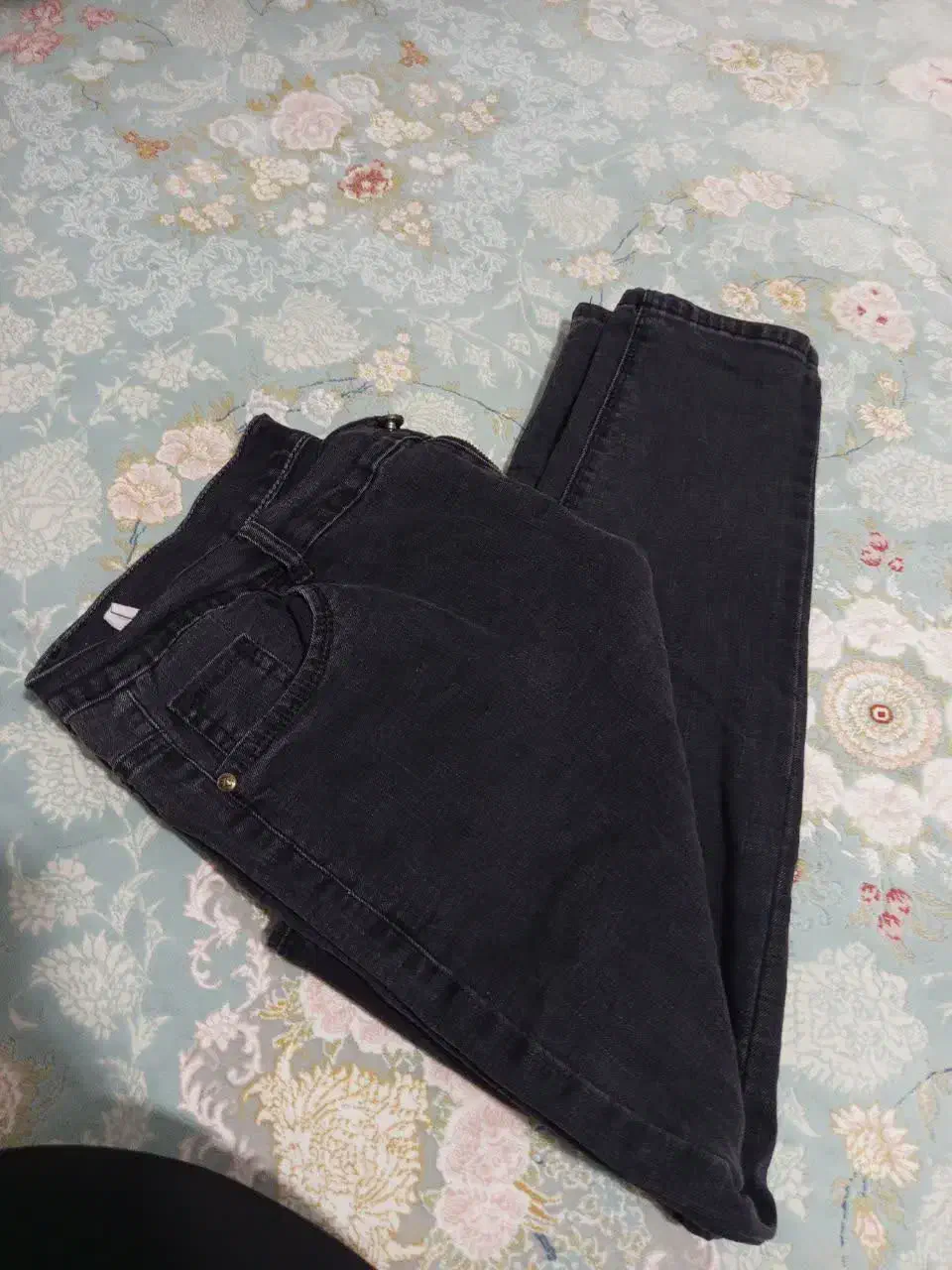 شلوارلی ذغالی نو|لباس|قم, ولیعصر|دیوار