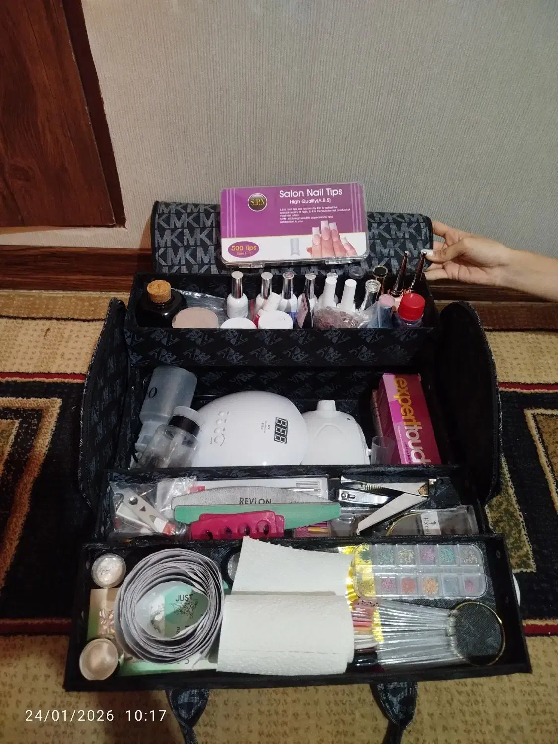 لوازم کاشت ناخن|آرایشگاه و سالن‌های زیبایی|شیراز, فرهنگیان|دیوار