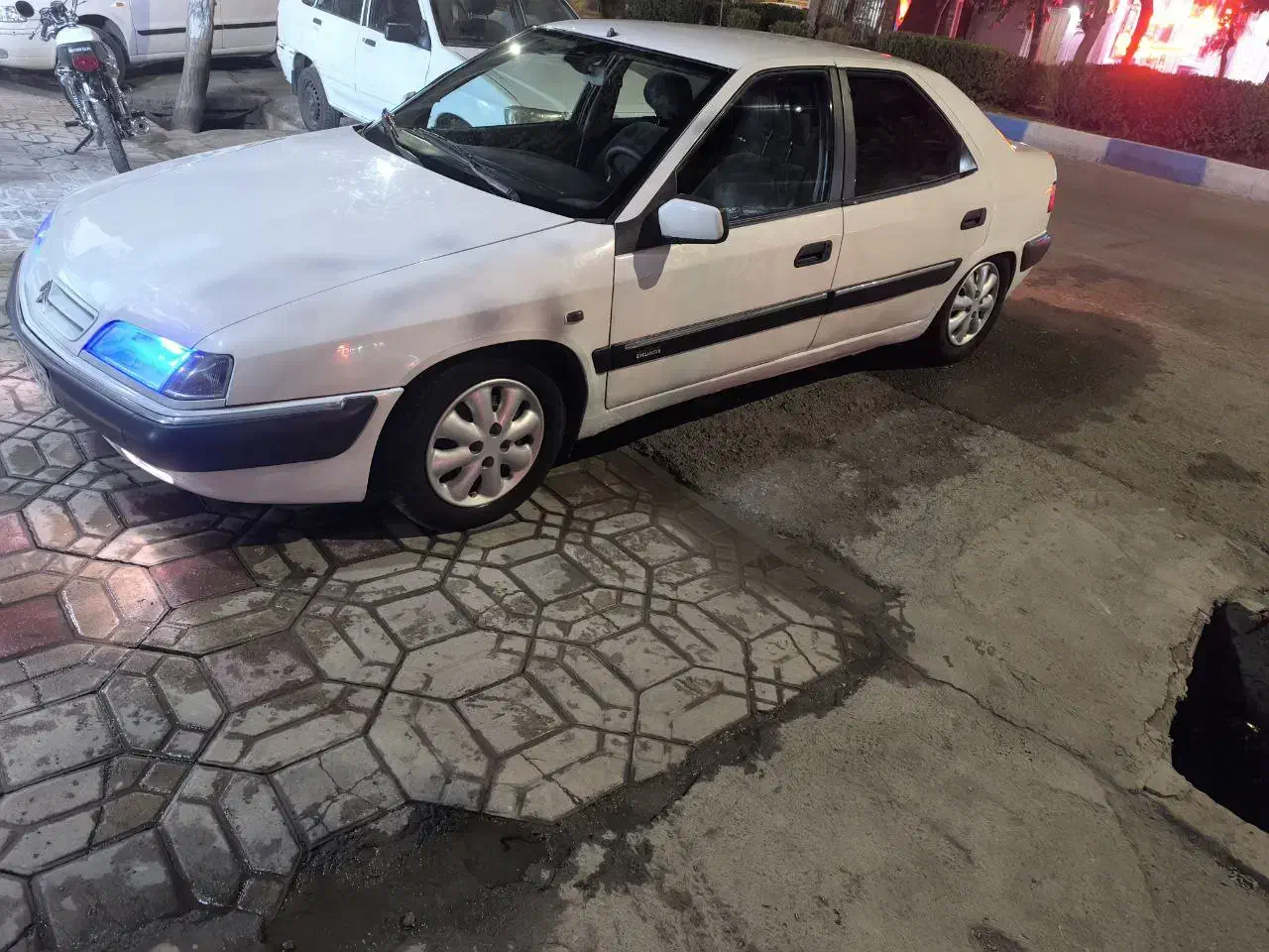 سیتروئن زانتیا ۲۰۰۰|خودرو سواری و وانت|خمینی‌شهر, |دیوار