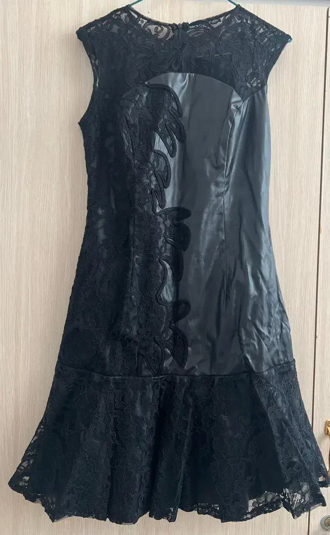 لباس مجلسی|لباس|یزد, |دیوار