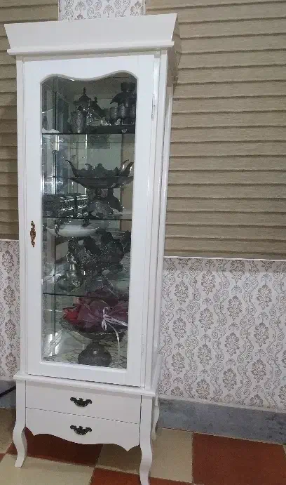 بوفه و گلدان نو وبدون ایراد.داخل عکس هم مشخص هست|بوفه، ویترین، کنسول|اسلامآباد غرب, |دیوار