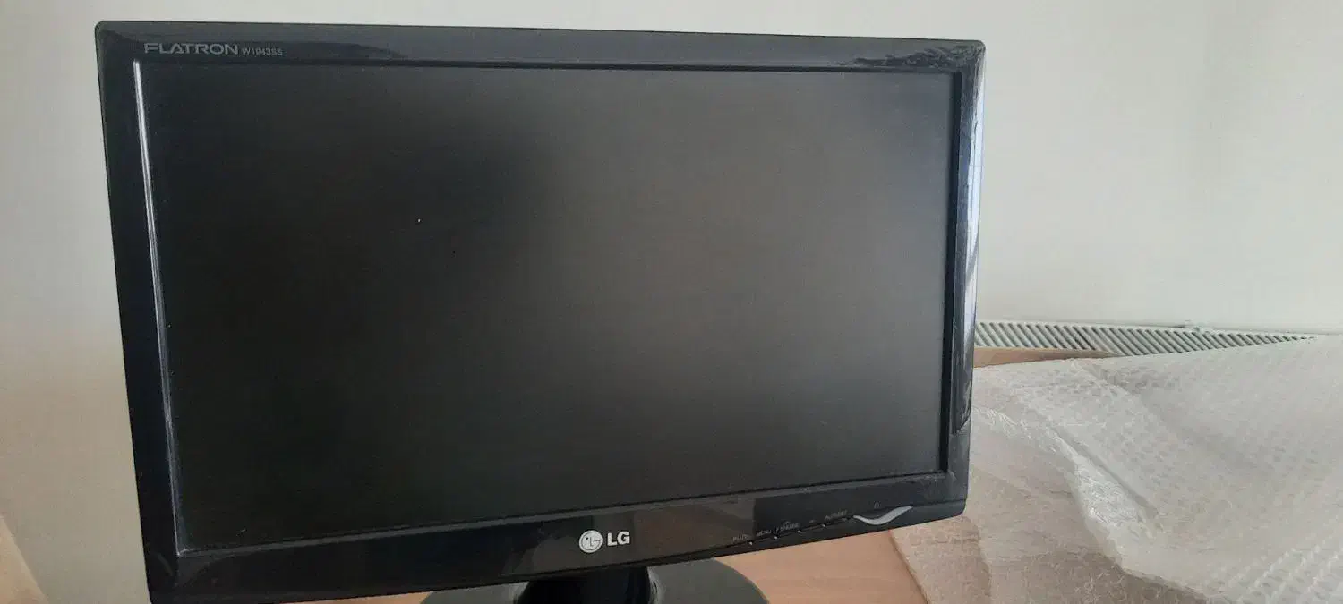 مانیتور LG اصل ۱۹ اینچ|قطعات و لوازم جانبی رایانه|مشهد, جانباز|دیوار