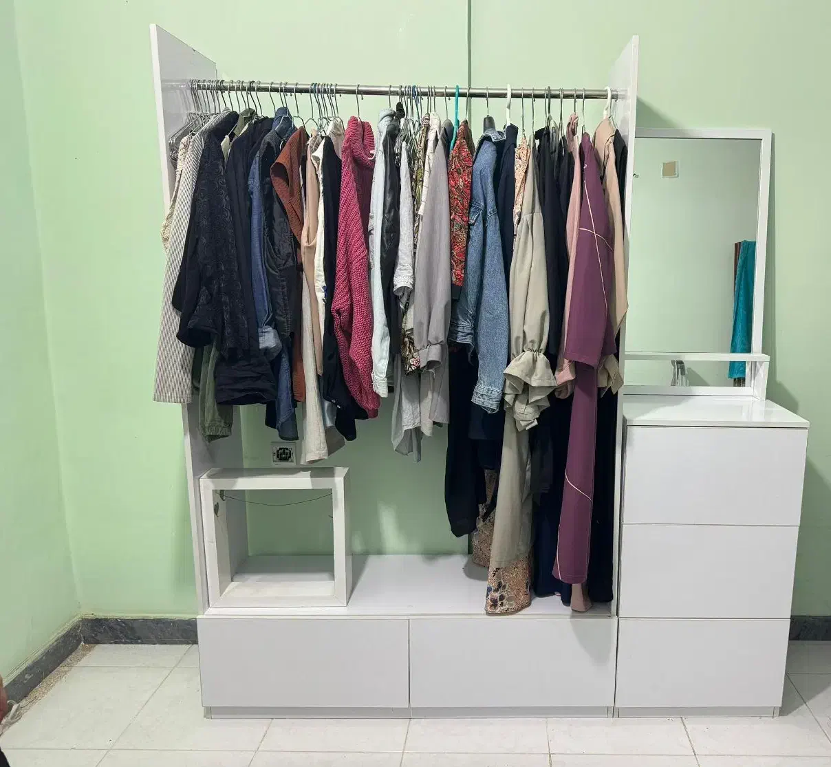 ست رگال و میز آرایشی + آویز جواهرآلات + آیینه|مبلمان خانگی و میز عسلی|بوشهر, |دیوار