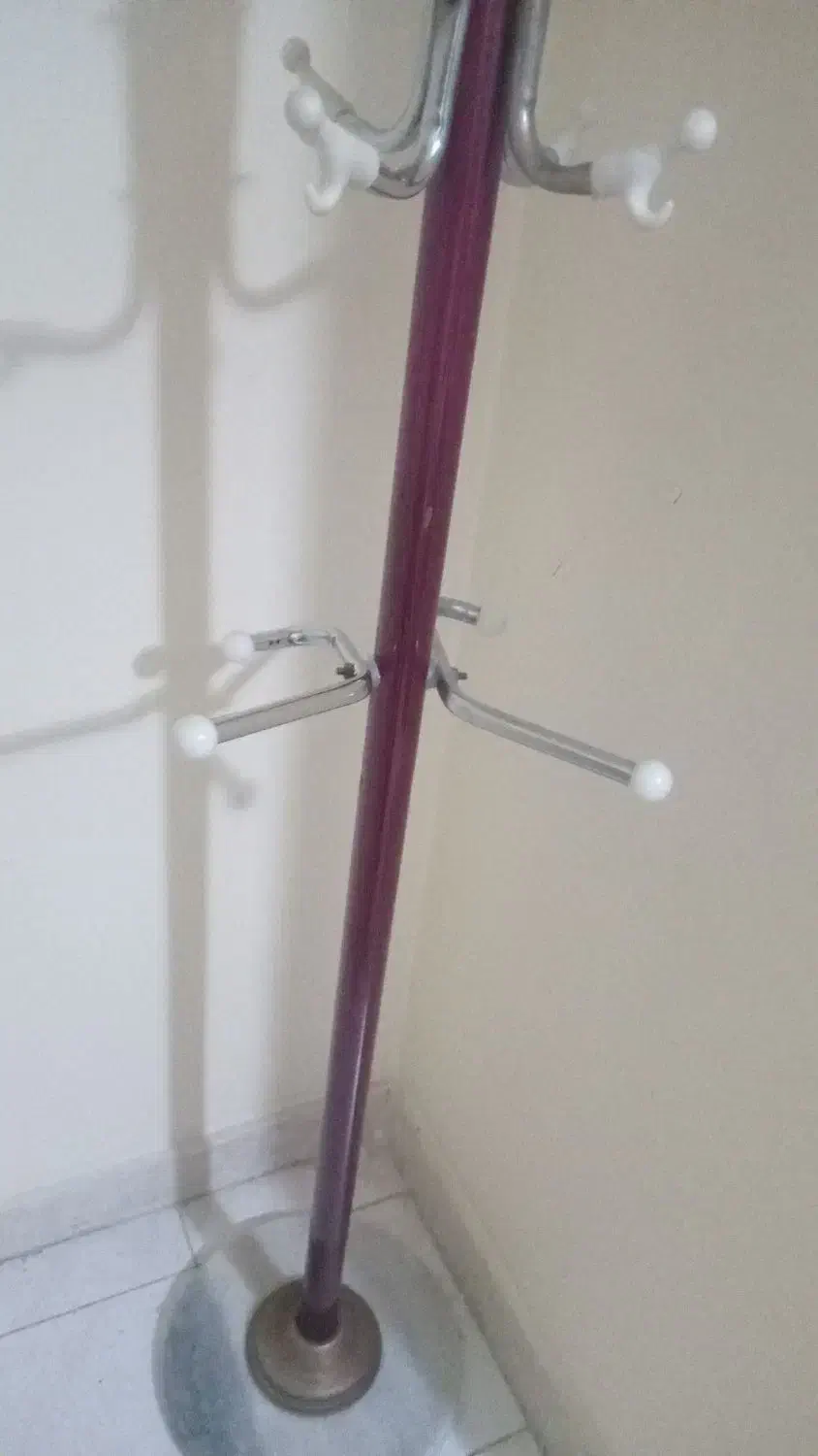 جا لباسی وشلواری پایه دار|بندرخت و رخت‌آویز|فردیس, انبار نفت|دیوار