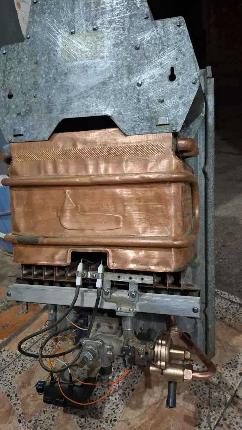 طرح تعویض ابگرمکن دیواری میبرم خراب اشتری کولر|آبگرمکن، پکیج، شوفاژ|آبادان, |دیوار